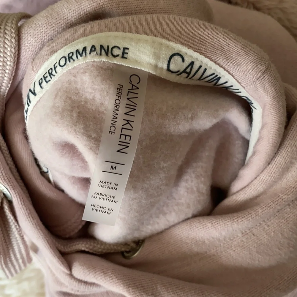 Calvin Klein - Picture 7 of 7